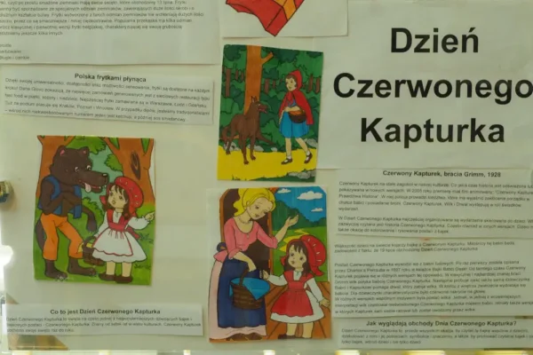 Czerwony Kapturek świętuje w bibliotece – wystawa i zachęta do czytania