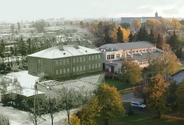 120 lat edukacji w gminie Rogów – od prywatnej szkoły do nowoczesnych placówek