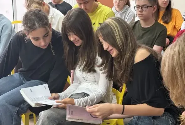 Narodowe Czytanie w Brzezinach: Uczniowie z klasą 8a sięgnęli po „Dziady”