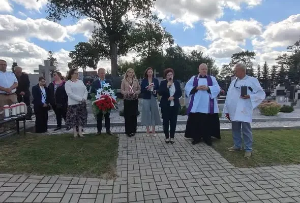 Wójt Dmosina oddała hołd poległym w rocznicę wybuchu II wojny światowej