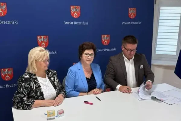 Powiat Brzeziński dofinansuje windę w bibliotece w Dmosinie