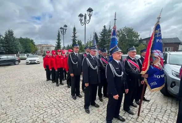 Dożynki Gminne w Dmosinie: dziękczynienie za plony i wspólne świętowanie