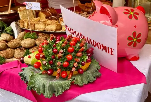 Dożynki w Brzezinach: Koła Gospodyń Wiejskich promowały lokalne smaki