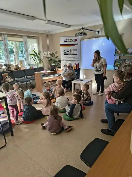 Dzień Głośnego Czytania w Brzezinach: przedszkolaki odkrywały magię książek
