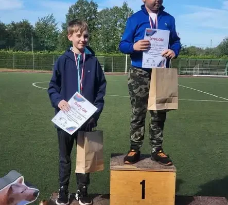 Uczniowie z Rogowa na podium zawodów łuczniczych w Wodzisławiu Śląskim
