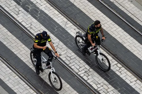 RAIL ACTION WEEK: dzielnicowi z Brzezin patrolują tory razem ze Strażą Ochrony Kolei