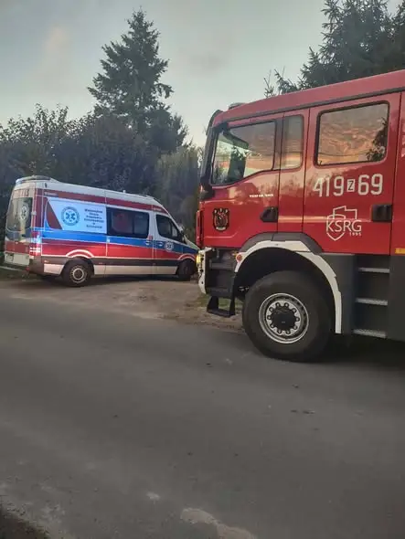 Akcja ratunkowa w Brzezinach: 2-letnie dziecko uratowane po NZK