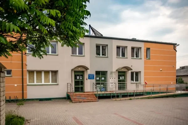 Gmina Dmosin sprzedaje lokal mieszkalny w Nagawkach – rusza I przetarg ustny nieograniczony