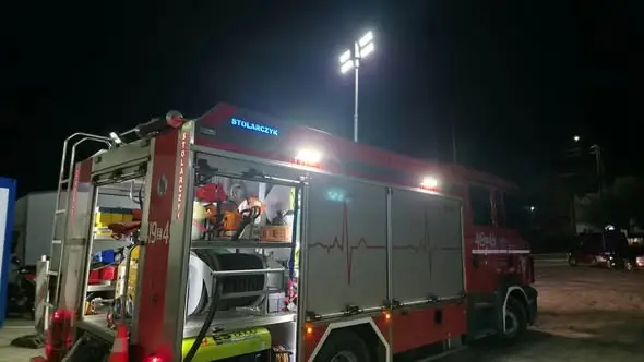 Ćwiczenia KPP w OSP Brzeziny: symulacja wypadku z trzema poszkodowanymi