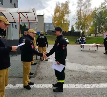 Czterech nowych strażaków-ratowników w OSP Brzeziny
