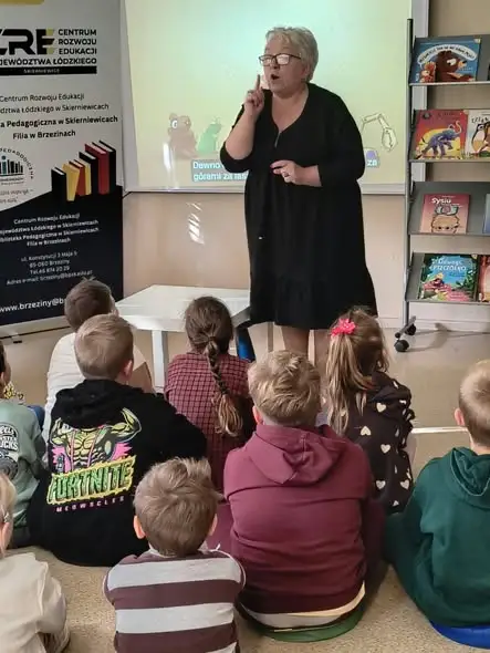 Przedszkolaki z Brzezin odkrywają polskie legendy z teatrzykiem Kamishibai
