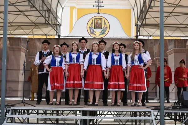 Zespół „Brzezinianki” zaprezentował folklor na przeglądzie w Szamotułach